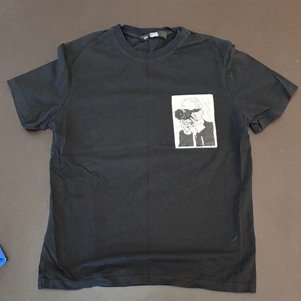 Karl Lagerfeld Black Short Sleeve Crewneck with Photographer Graphic